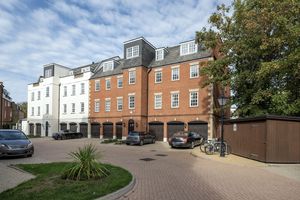Catherine of Aragon House, Queens Reach, East Molesey- click for photo gallery